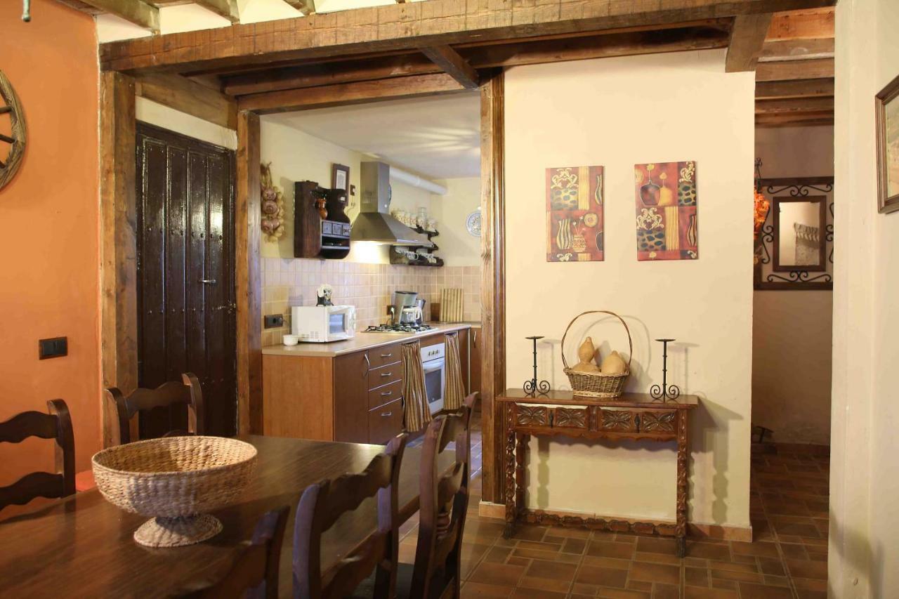 La Casa Del Abuelo Simon Guest House Fuente el Sauz Exterior photo