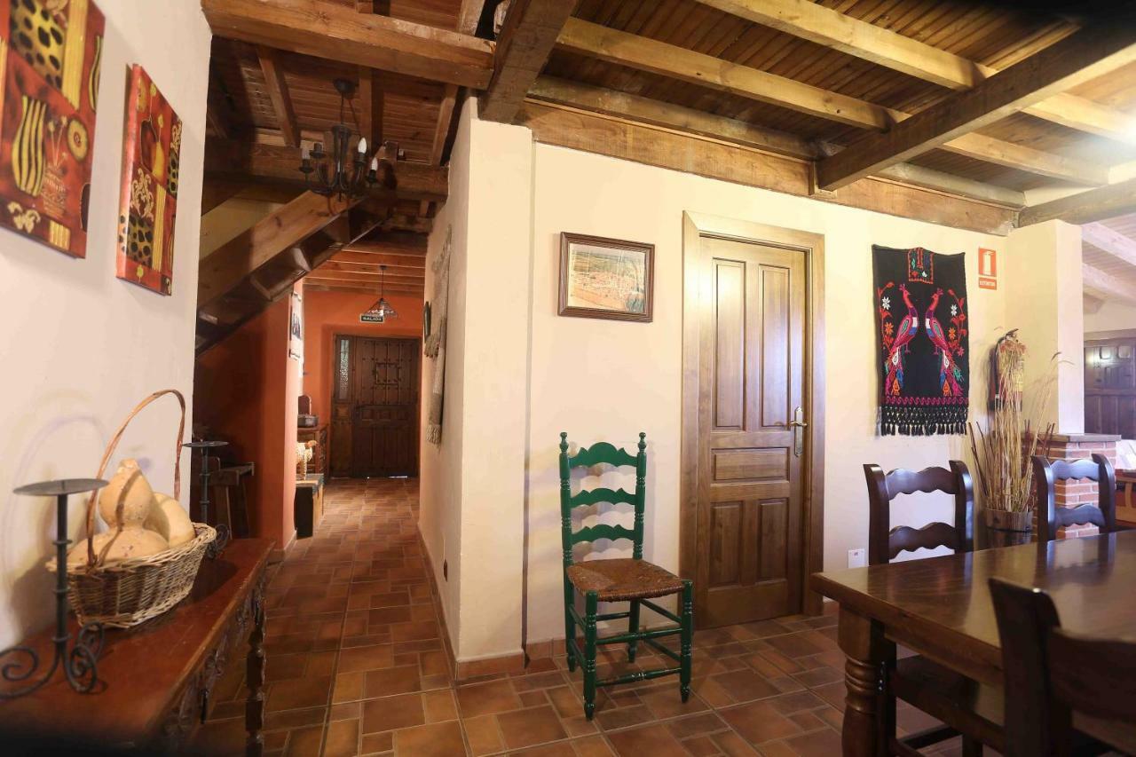 La Casa Del Abuelo Simon Guest House Fuente el Sauz Exterior photo