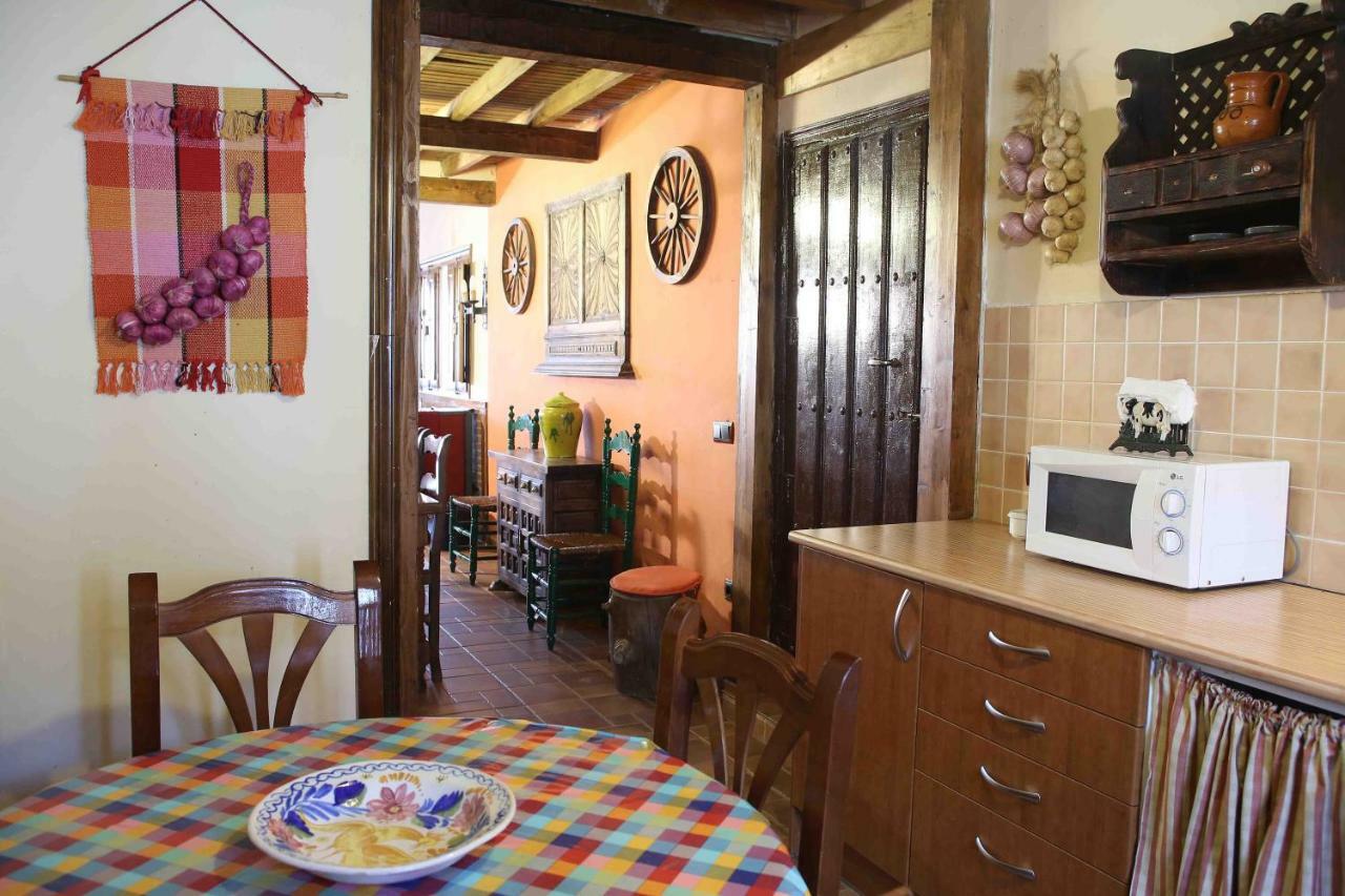 La Casa Del Abuelo Simon Guest House Fuente el Sauz Exterior photo