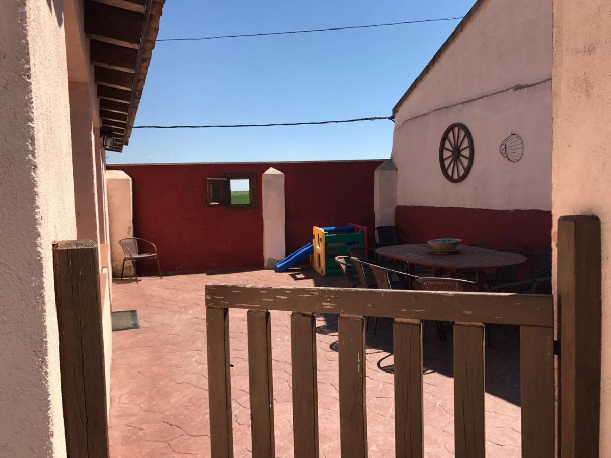 La Casa Del Abuelo Simon Guest House Fuente el Sauz Exterior photo